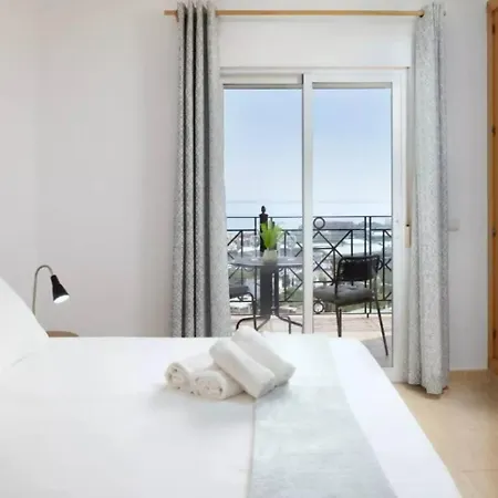 Brisas Del Mar 6 *